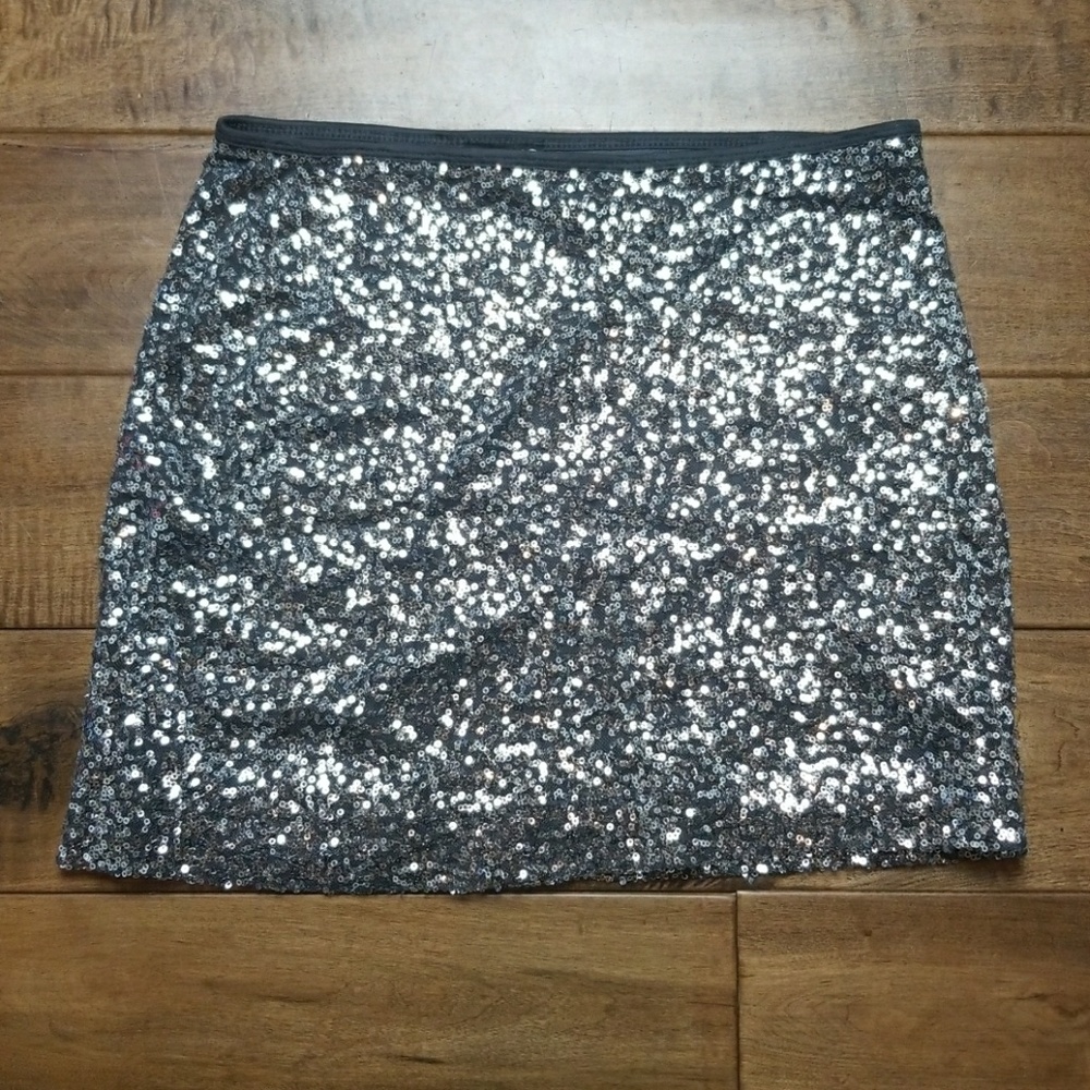 XS Silver sequin mini skirt